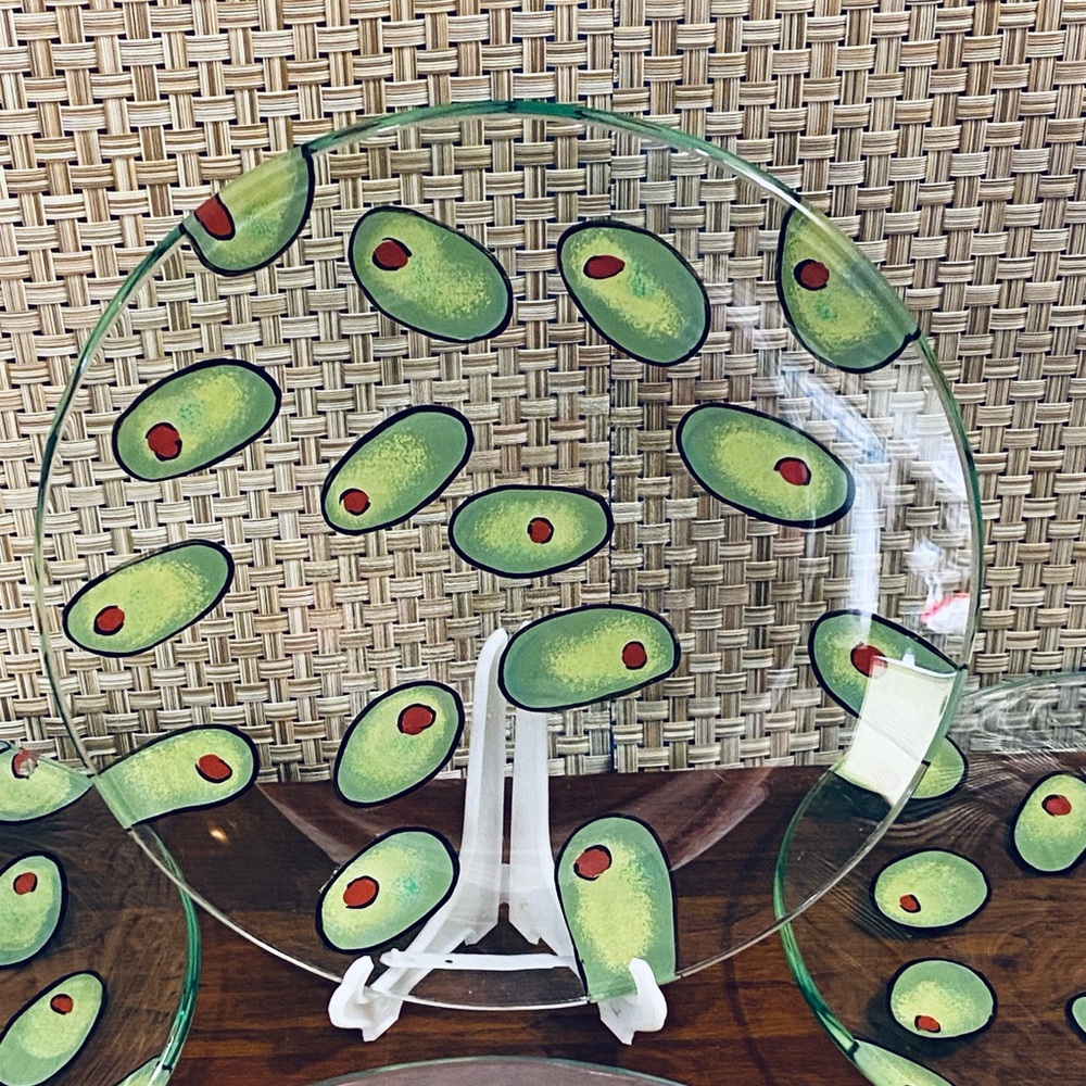 🌟HP🌟EUC 4 Lolita Green Olive Glass 8” Plates